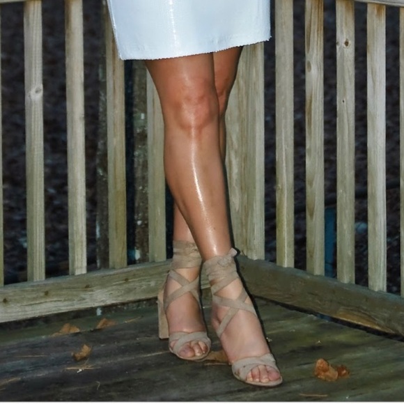 Kenneth Cole NY strappy tie block heels - Picture 4 of 4